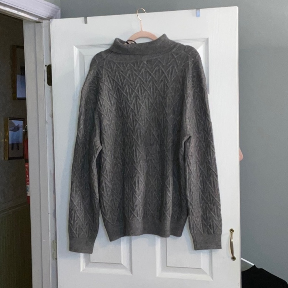 Gray Patterned Sweater - Picture 3 of 6
